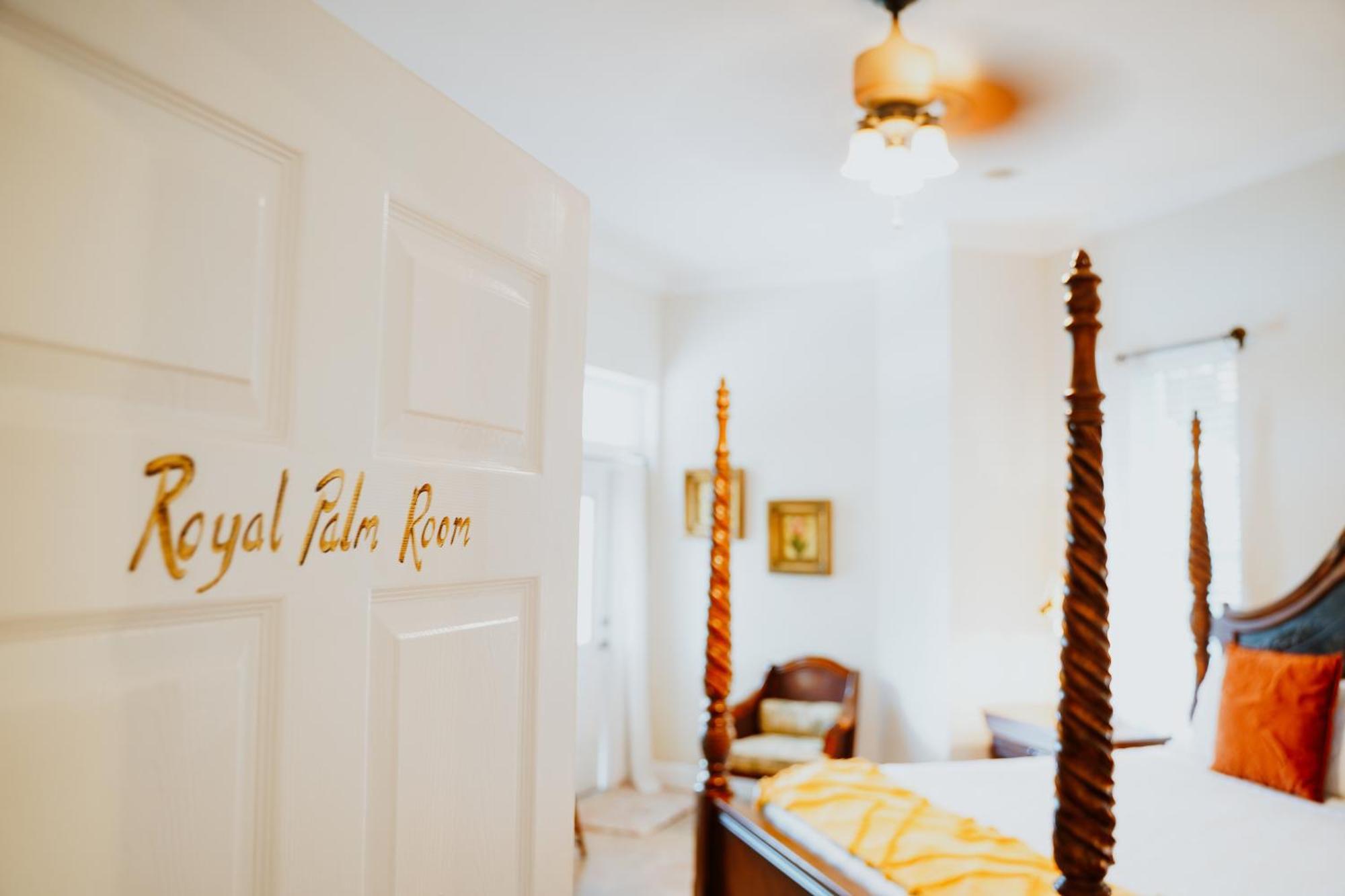 Shangri-La Boutique Bed & Breakfast West Bay Habitación foto