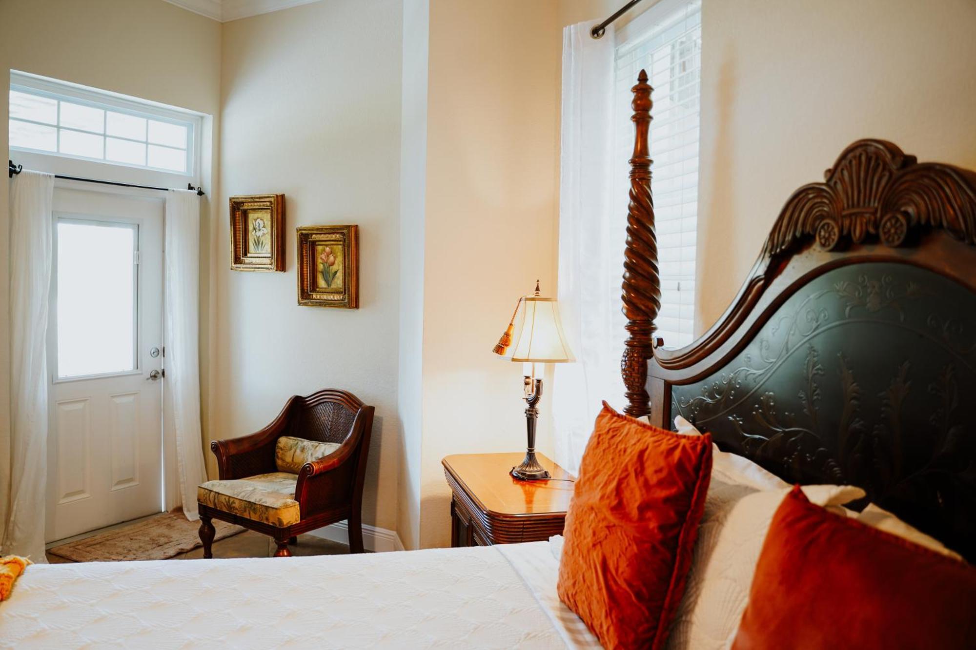 Shangri-La Boutique Bed & Breakfast West Bay Habitación foto